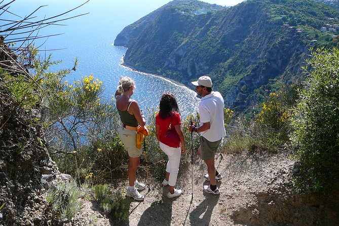 Half-day east coast hike in Ischia island with pick-up - Guides and group vibe: Aniello’s geology talk, Hanna’s friendly wrap-up