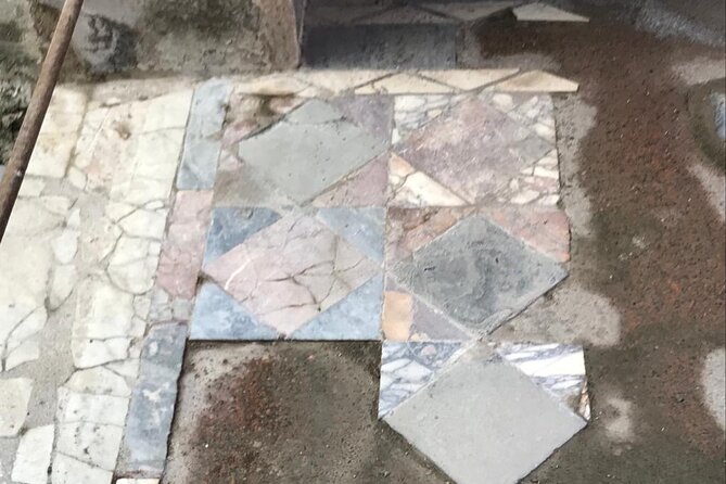 Herculaneum - Private Tour (skip-the-line admission included) - Getting to the site in Naples without a headache