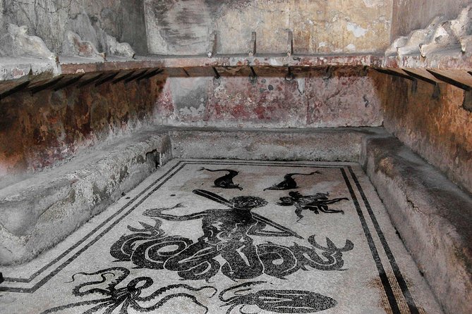 Herculaneum Private Tour with an Expert Archaeologist - What to look for: frescoes, mosaics, marble floors, and charred wood