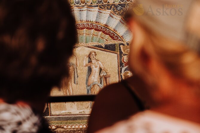 Herculaneum Small Group Tour and Ticket With an Archaeologist - The 2-hour pacing: what the small group and headsets really change