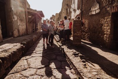 Herculaneum Small Group Tour and Ticket With an Archaeologist - Getting there smoothly: Corso Resina, the ticket office, and easy transit