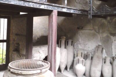 Herculanium guided tour - Why Herculaneum Feels Different Than Pompeii