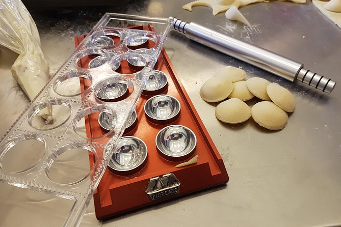 Lezione di Cucina : Pasta Fresca - Where Casa Scarica Cooking Class meets you in Gragnano (10:00 start)