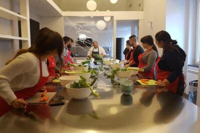 Lezione di Cucina : Pasta Fresca - The dough lesson: kneading fresh pasta with chef Giuseppe