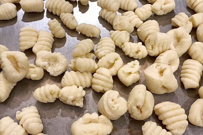 Lezione di Cucina : Pasta Fresca - Lunch buffet, drinks, and the formal dress code