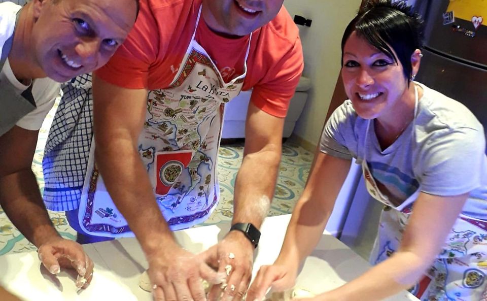 Make Neapolitan Pizza With A View Of Naples Like No Other - Pizza with a view: why this Naples home setup works
