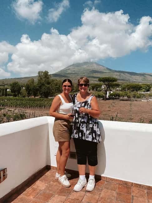 Mount Vesuvius: 5 Wine Tastings with Tour & Lunch Included - Where You’ll Start: Cantina del Vesuvio Winery and Parking