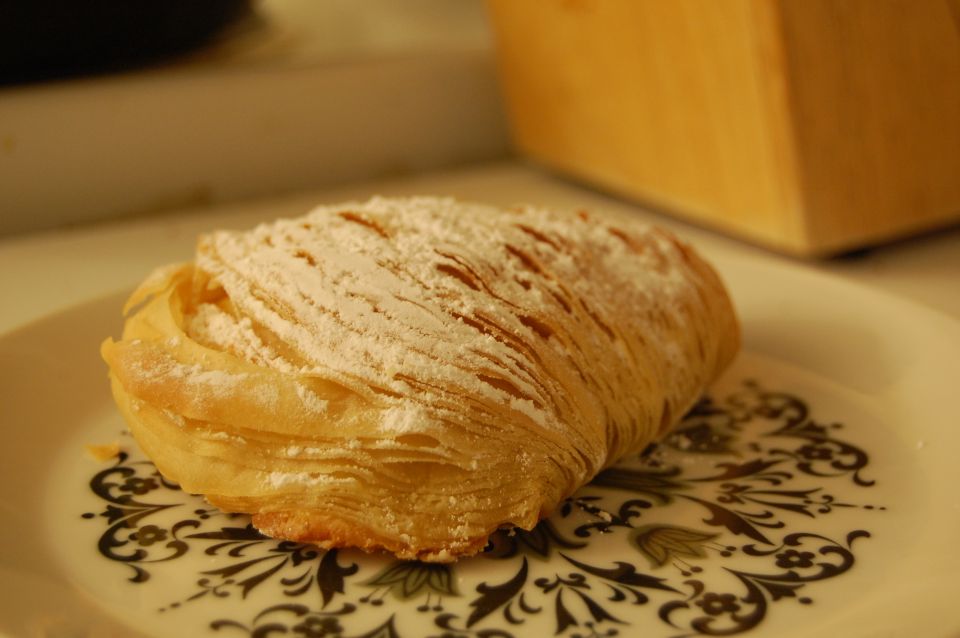 Naples: 2-Hour Walking Tour w/ Food Tasting Experience - Who This Tour Suits Best (and Who Might Skip It)
