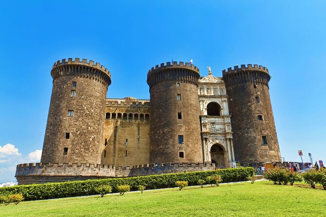 Naples - 4 hours in the streets of the city - Duomo di Napoli: A Short, Worth-It Cathedral Moment