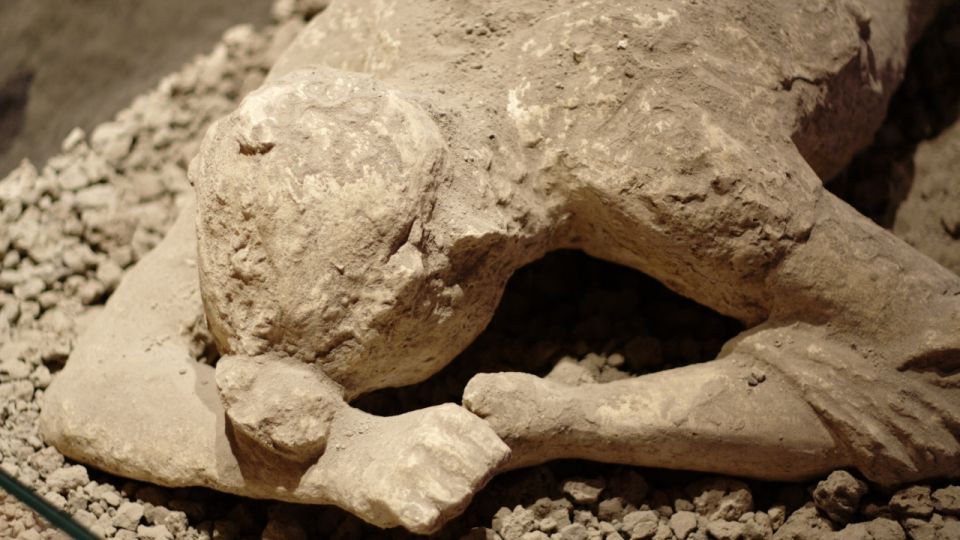 Naples: 7 Days Pass - Pompeii, Museums & Transport Included - Royal Palace of Caserta and the Day Trip Mentality