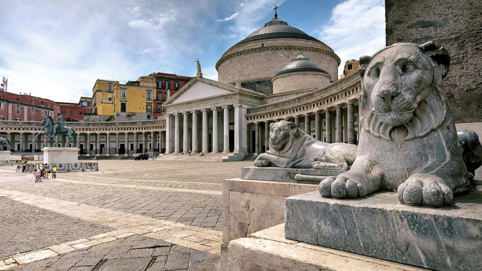 Naples Audioguide - TravelMate app for your smartphone - Museums and grand interiors: Archaeological Museum to Capodimonte