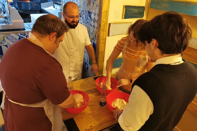 Naples: Authentic Italian Pizza Making Class with Local Pizzaiolo - Lunch vs dinner: Choosing the right time slot