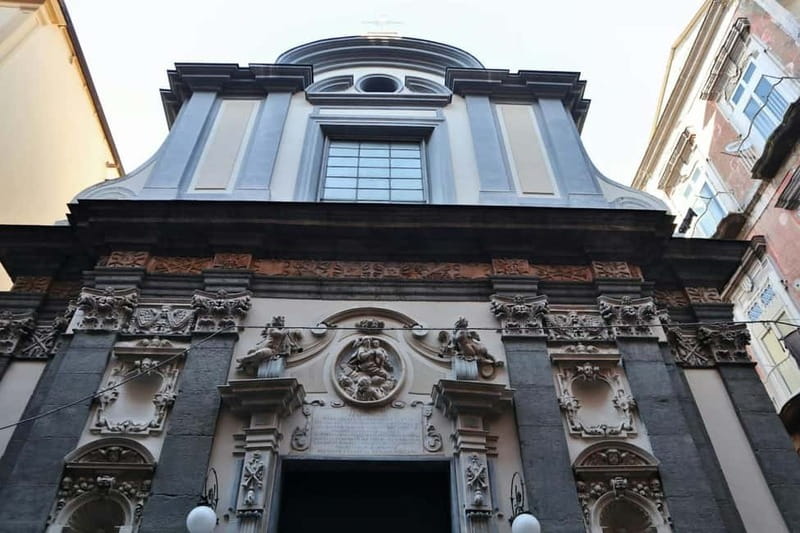Naples behind the scene walking guided tour - The Church of Purgatorio ad Arco: where luck talks back