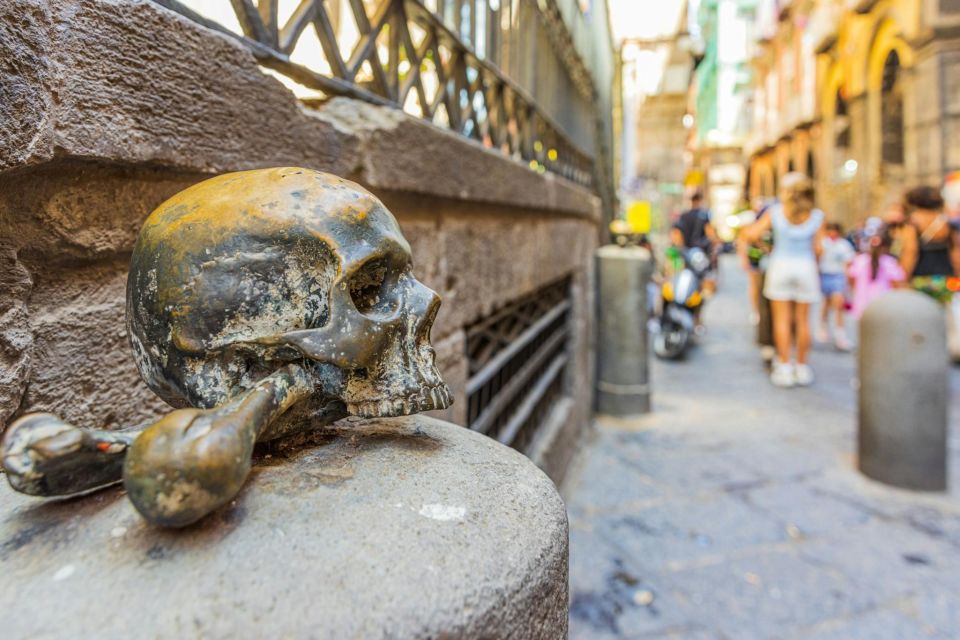 Naples behind the scene walking guided tour - Gesù Nuovo Church and the diamond facade you’ll read like a clue