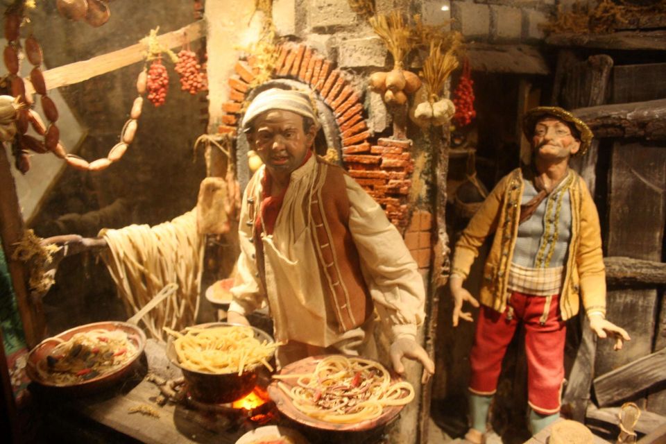 Naples Best City Highlights Tour with Local Guide - Starting at Piazza Municipio: a quick way to orient yourself