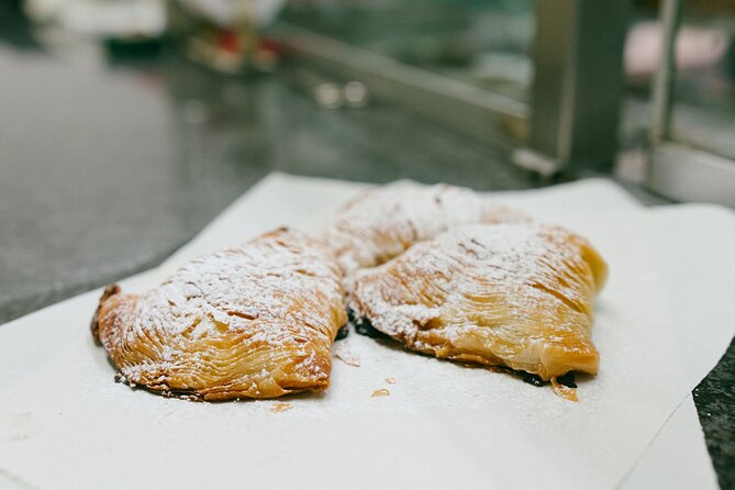 Naples by Night: Ultimate Neapolitan Tasting Tour - Lungomare Stroll: Beer, Tarallo, and Vesuvius Views