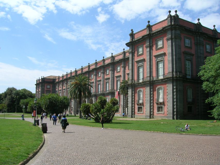 Naples: Capodimonte Museum 2-Hour Guided Private Tour - The 3rd-floor contemporary collection: a short modern look