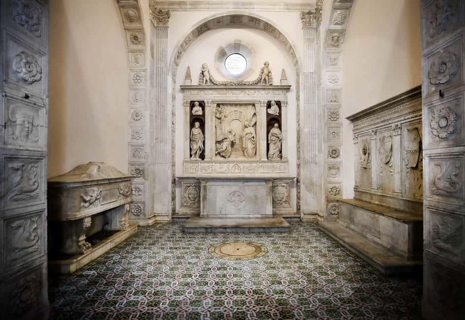 Naples: City Pass with guided tours, Pompeii & Underground - Pizza Cookery Course: One Hands-On Break From Ticket Lines