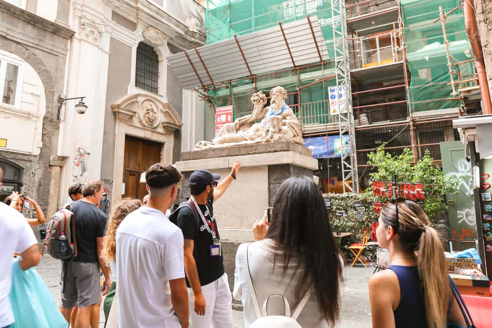 Naples: Culture & Street Food with a Local Guide - Quartieri Spagnoli atmosphere: seeing Naples at street level