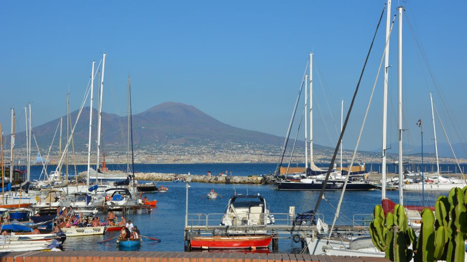 Naples: daily/weekly transport ticket, map and audio guide - The Naples map: metro lines, bus routes, and where you’ll actually go