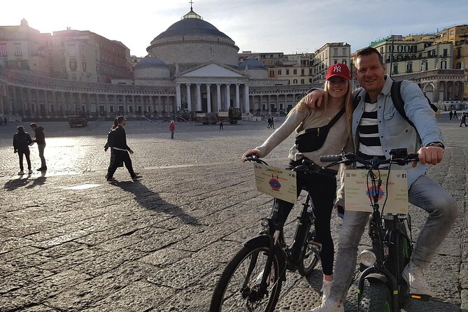 Naples electric bike tour Partenope - Spaccanapoli: ancient Naples street grid, powered by e-bike