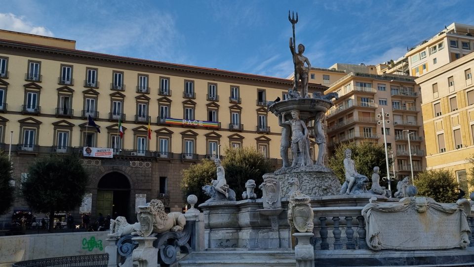 Naples Essentials: Monuments, Local Life & Street Art - Key things you’ll notice on this tour