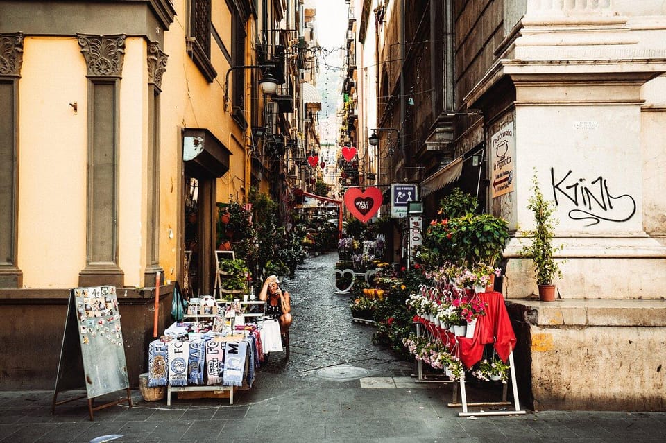 Naples: Family Mythology Treasure Hunt w/ Food Stop - The taralli food stop: simple, practical energy
