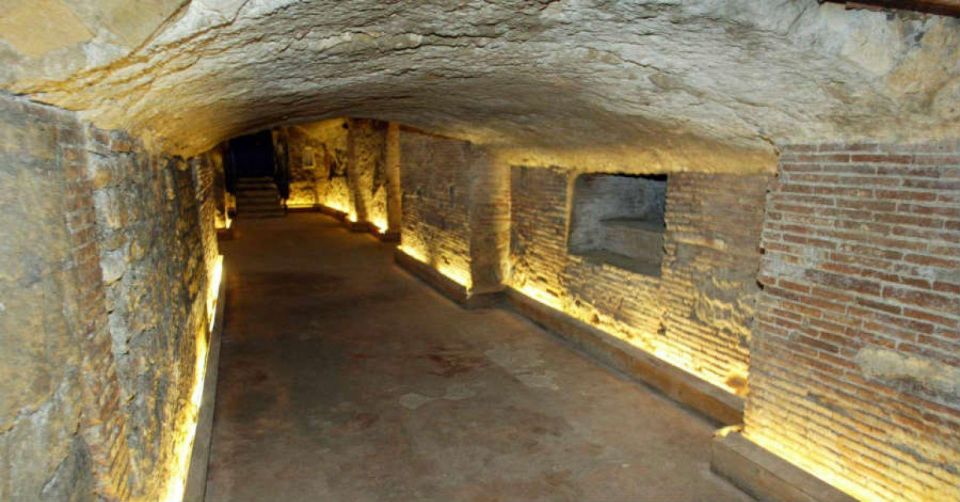 Naples: Historic Center Guided Tour with Underground Ruins - From Piazza Municipio to the Big Sights: How the Walk Gets You Oriented