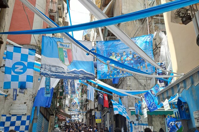 Naples historic center private tour with pizza lunch - Gino e Totò Sorbillo pizza lunch: the calm landing at the end
