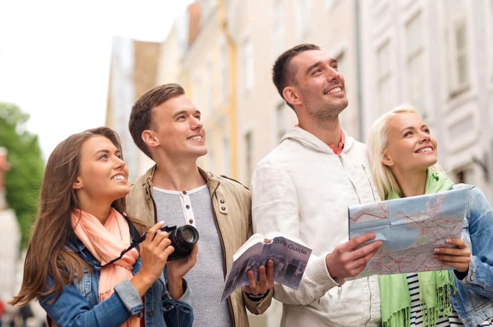 Naples: Historic Center Tour & Veiled Christ Entry Ticket - Strolling Greek-Roman Naples: Roman walls to major art stops
