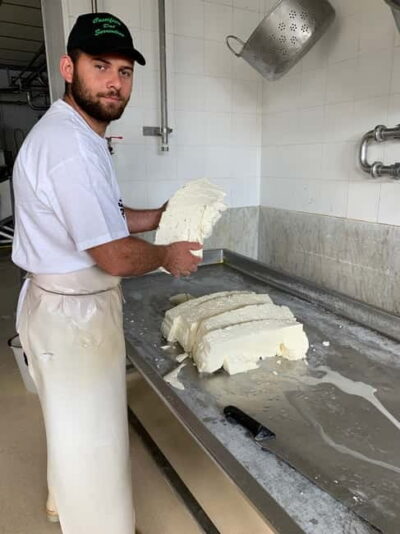 Naples: Mozzarella experience - Why A 50-Year-Old Cheese Factory Changes The Whole Tour