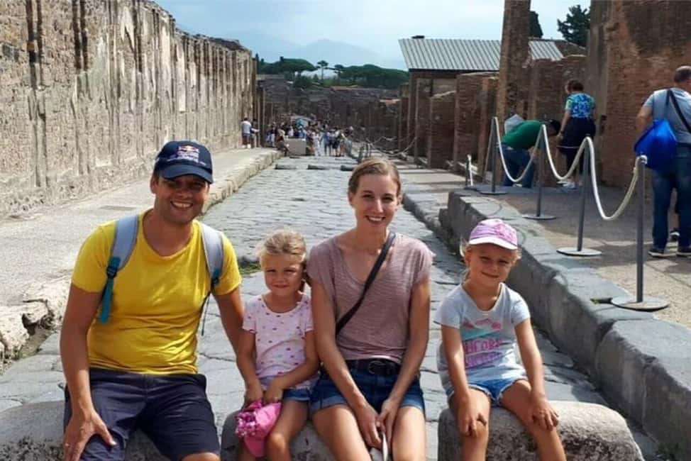 Naples : Must-See Attractions Walking Tour - Why This 2-Hour Naples Walk Works for First-Timers