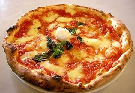 Naples: Night Driving Tour with Local Pizza Dinner - Driver-only narration: how to set expectations for the information
