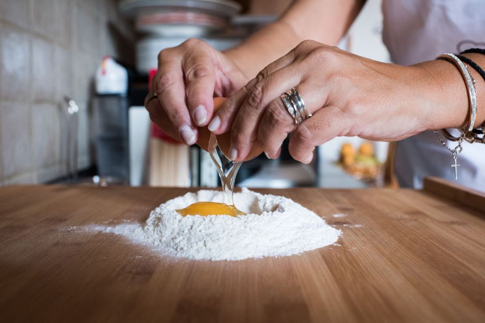 Naples: Pasta and Tiramisu Class at a Local's Home - Meet Your Host at a Local Home (and How to Not Get Lost)