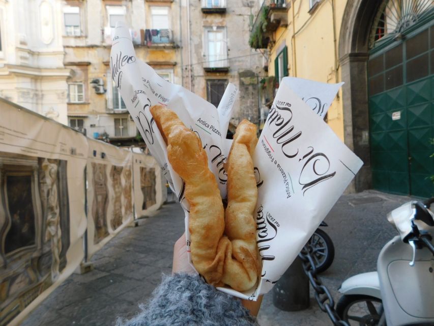 Naples: Pizza and Beyond Food Tour - Drinks included: wine, beer, soft drinks, and water