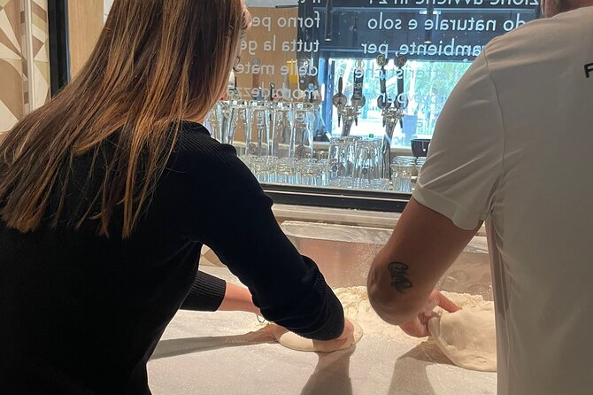 Naples: Pizza Making Class with Professional Pizzaiolo - Group size and language: the comfort details that matter