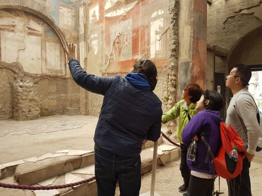 Naples: Pompeii and Herculaneum Private Walking Tour - The 5.5-hour flow: start, walk, train, walk