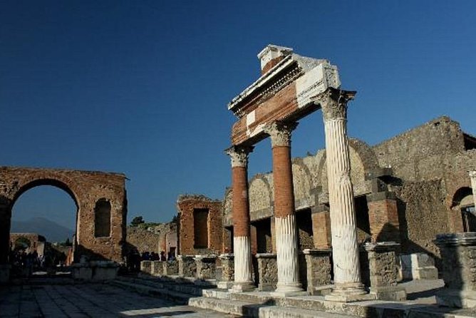 Naples: Pompeii, Herculaneum, and Vesuvius Tour by Minivan - From Naples pickup to a tight schedule that actually fits