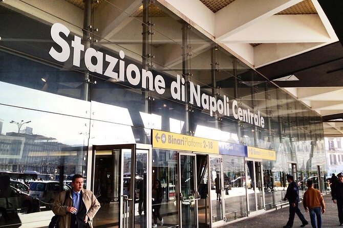 Naples: Private transfer to Sorrento - Naples pickup: where the driver finds you