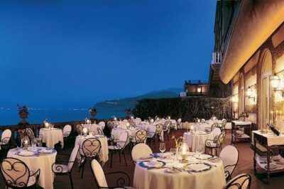 Naples: Romantic Gourmet Dinner on the Rooftop Terrace - The 2-hour flow: how the night keeps moving without rushing