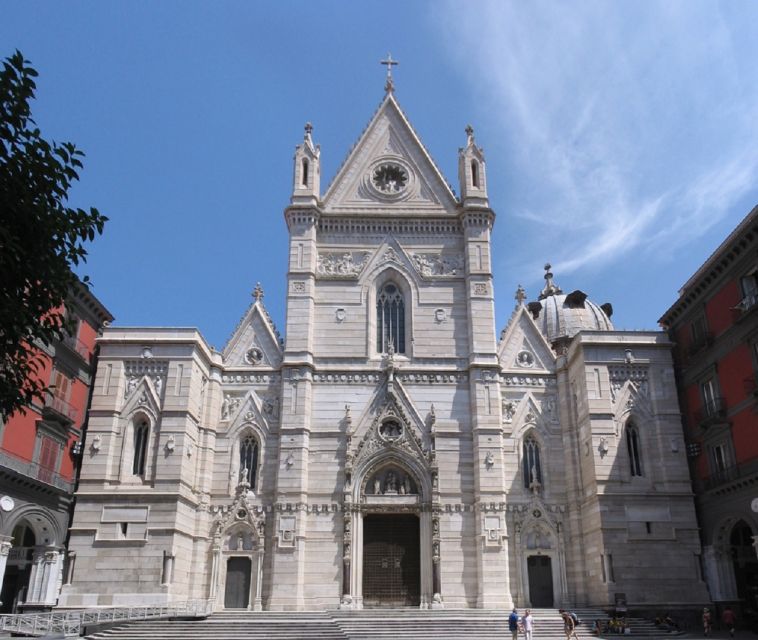 Naples Sightseeing Tour for Small Groups - Town Hall Square and the New Castle: Seeing the Anjou Built Heritage