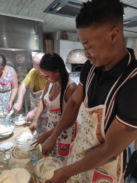 Naples: Small Group Pizza Making with Drink Included - Oven Time: Cooking the Pizza the Neapolitan Way