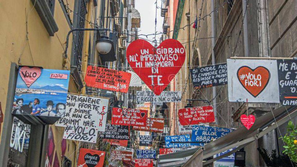 Naples: Spanish Quarters Walking Tour - Three Neighborhoods in One Walk: San Ferdinando, Avvocata, and Montecalvario