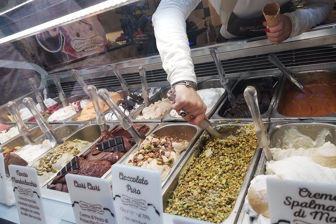 Naples: Street Food and Sightseeing Tour with Local Expert - Spaccanapoli: the UNESCO “Naples splitter” and big flavor hits