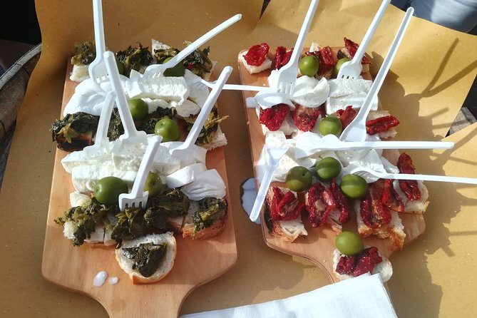 Naples Street Food Tour with Foodie Guide around Historical Center - Why this Naples street food walk fits your time