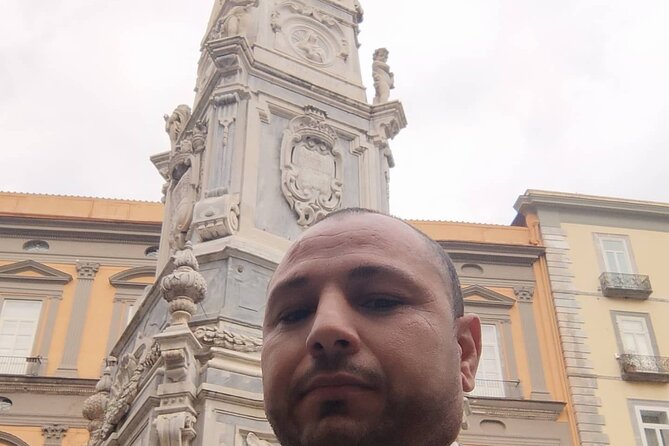 Naples Tour culture and food tour - Via Toledo to Piazza del Plebiscito: shopping energy and a pick-up rhythm