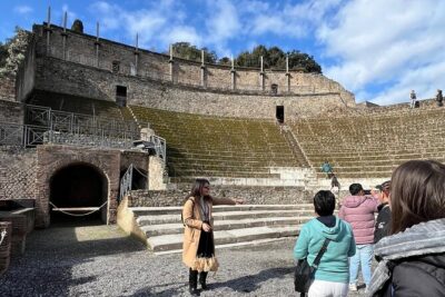 Naples: Tour of Mt Vesuvius and Pompeii w/ Lunch & Wine tasting - Lunch with local wine: a break that fuels the climb