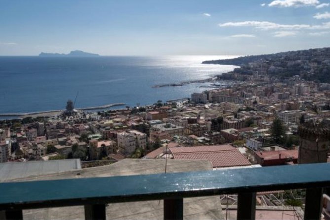 Naples Tour - Royal Palace and central Naples monuments: first impressions with less friction