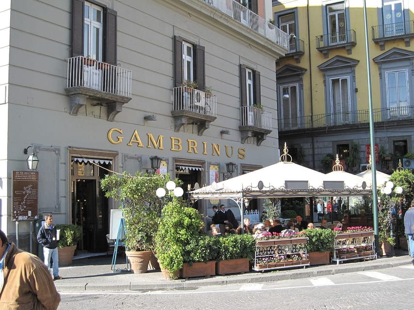 Naples: walk through the city's alleys with local guide - Piazza Municipio to the First Sights: How the 3-Hour Flow Works