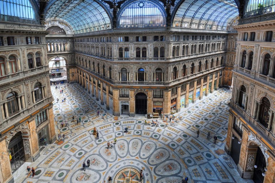 Naples: walk to Naples with local guide - Piazza del Gesù Nuovo: a short stop with a focused payoff
